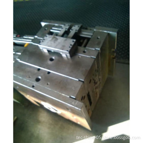 Plastic mold for cup lid